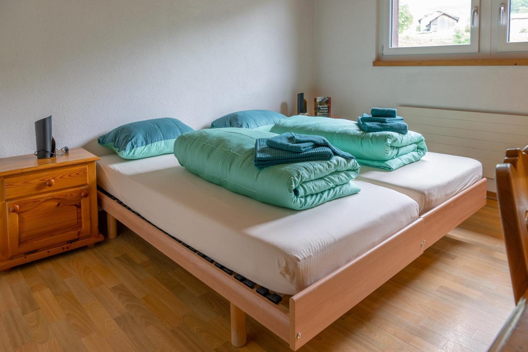 Chrona Bed & Breakfast Jenaz Bilik gambar
